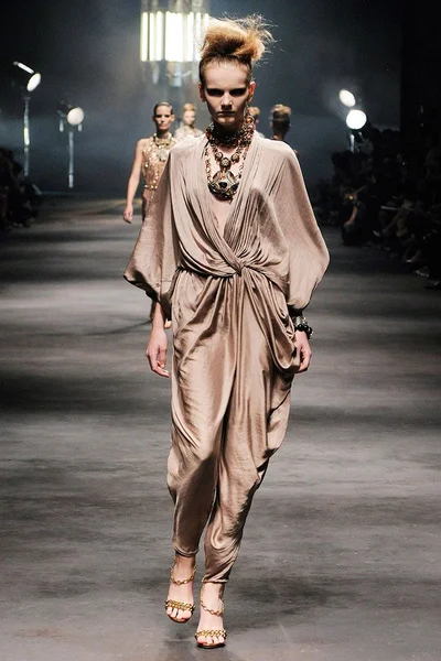 Look 38